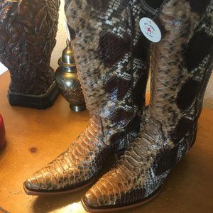 Idyllwind Sensation  Python snakeskin boots. 8B